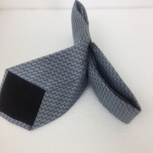 Geoffrey Beene Men 100% Silk Neck Tie. Os. Gray.